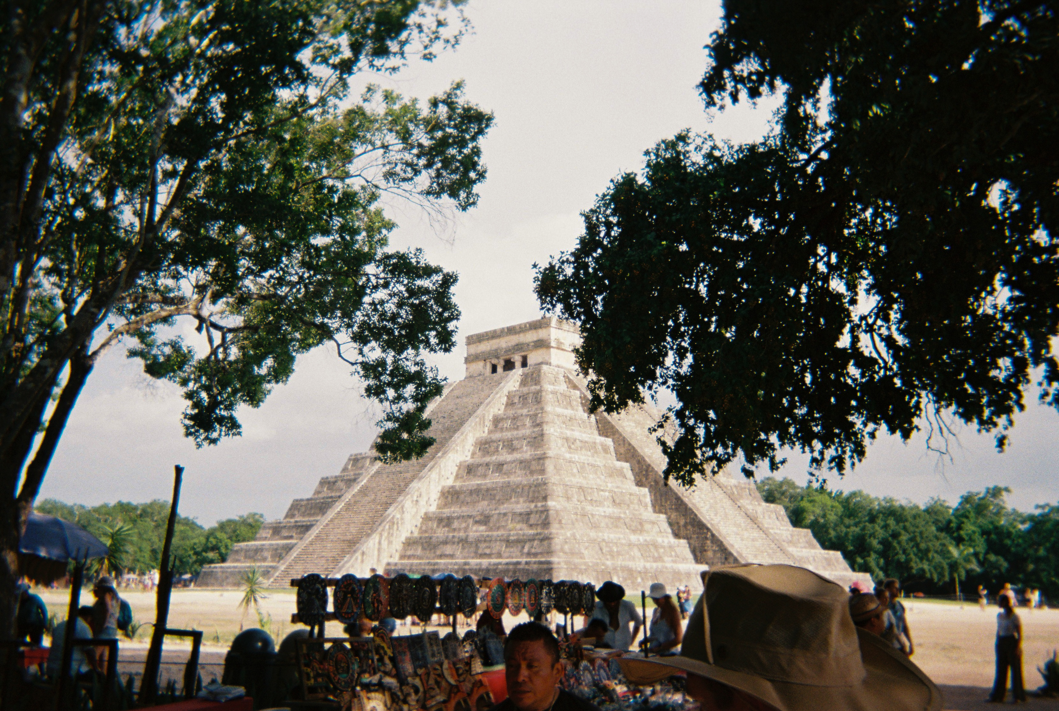 chichen itza between trees